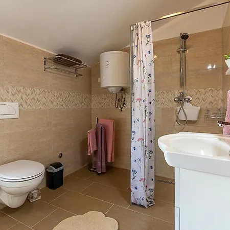 Amazing In Sikici With Wifi Holiday home *