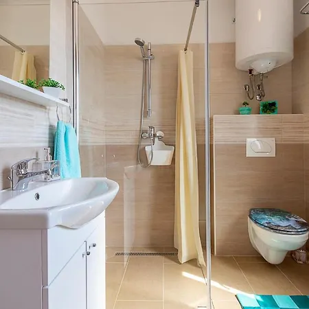 Amazing In Sikici With Wifi Holiday home
