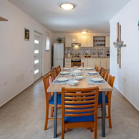 Amazing In Sikici With Wifi Holiday home *