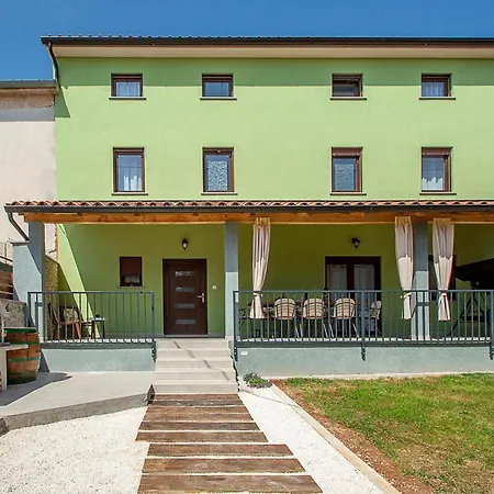 Amazing In Sikici With Wifi Holiday home *